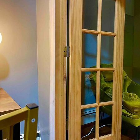 Cozy Studio Staycation - Brooklyn Close To Train Stations Нью-Йорк Екстер'єр фото