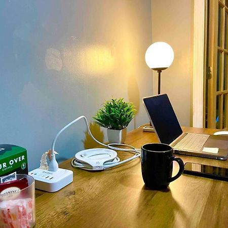 Cozy Studio Staycation - Brooklyn Close To Train Stations Нью-Йорк Екстер'єр фото